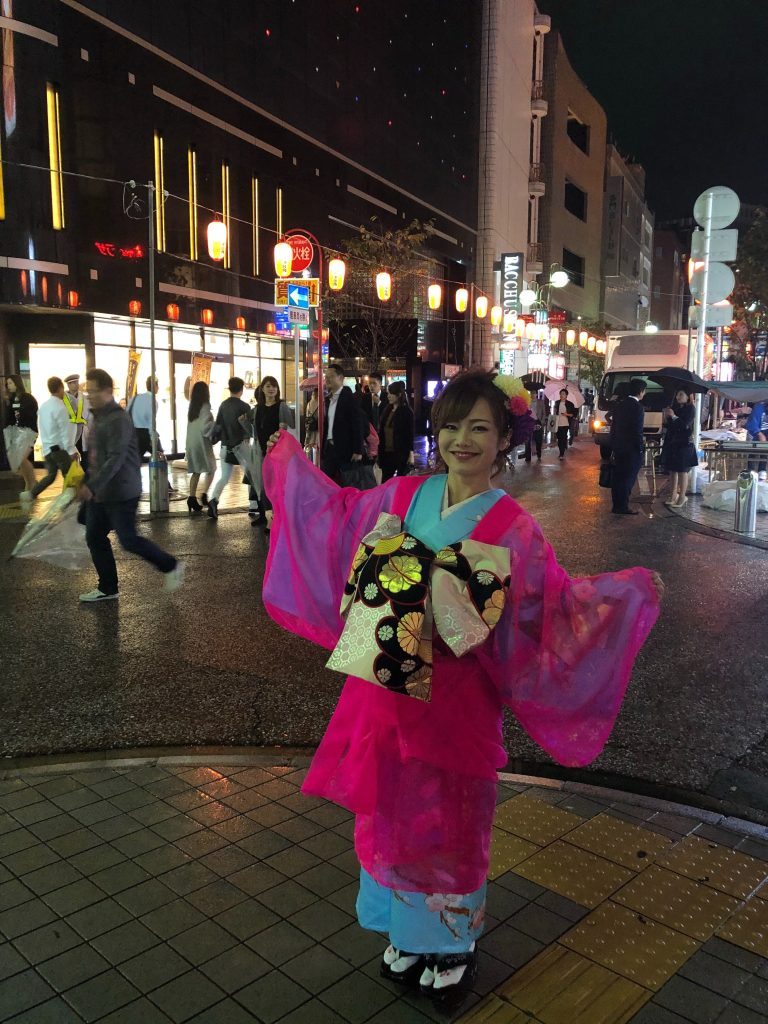 中洲まつりで花魁仮装の平野綾菜
