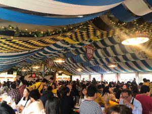 福岡オクトーバーフェスト2019メインステージ前の様子