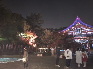 紅葉八幡宮もみじまつりの境内