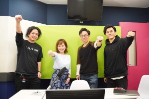 TORYUMON ONLINE 司会の平野綾菜と登壇者