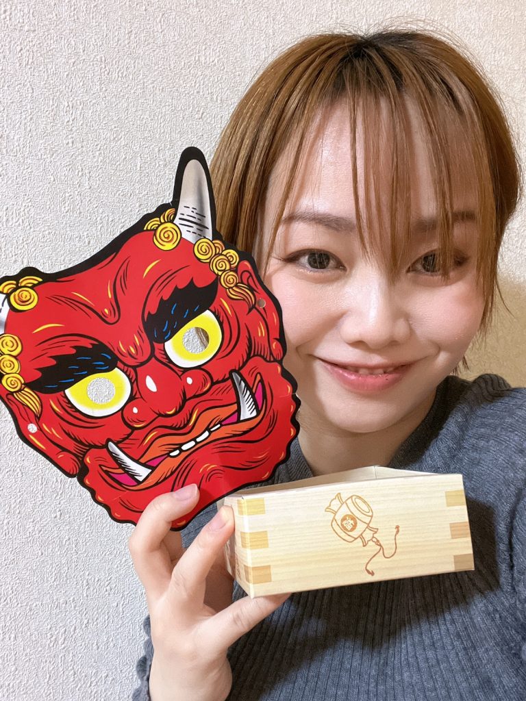 2022年02月04日立春に鬼のお面を持つ平野綾菜