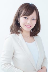 平野綾菜のバストアップ画像
