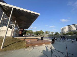 九州産業大学学文祭のステージ