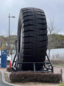でっかいタイヤの展示