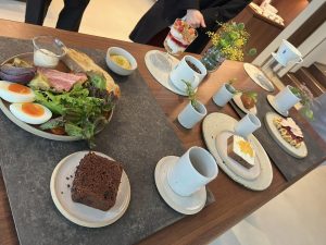 軽食が並ぶテーブル