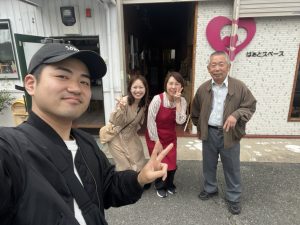 カフェ店頭でのスナップ画像