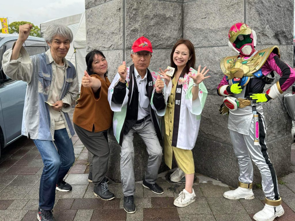 粕屋町バラまつりでの KASUYA RADIO 公開収録の様子