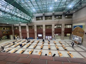 建物の中、ホール