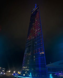 福岡タワーに灯るツリー