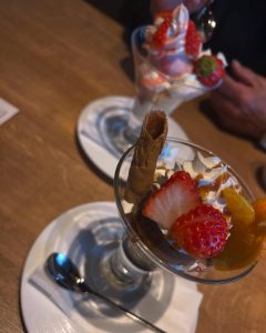 いちごパフェが２つ